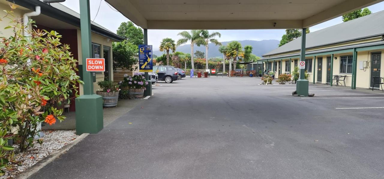 Asure Kaimai View Motel กาติกาติ ภายนอก รูปภาพ