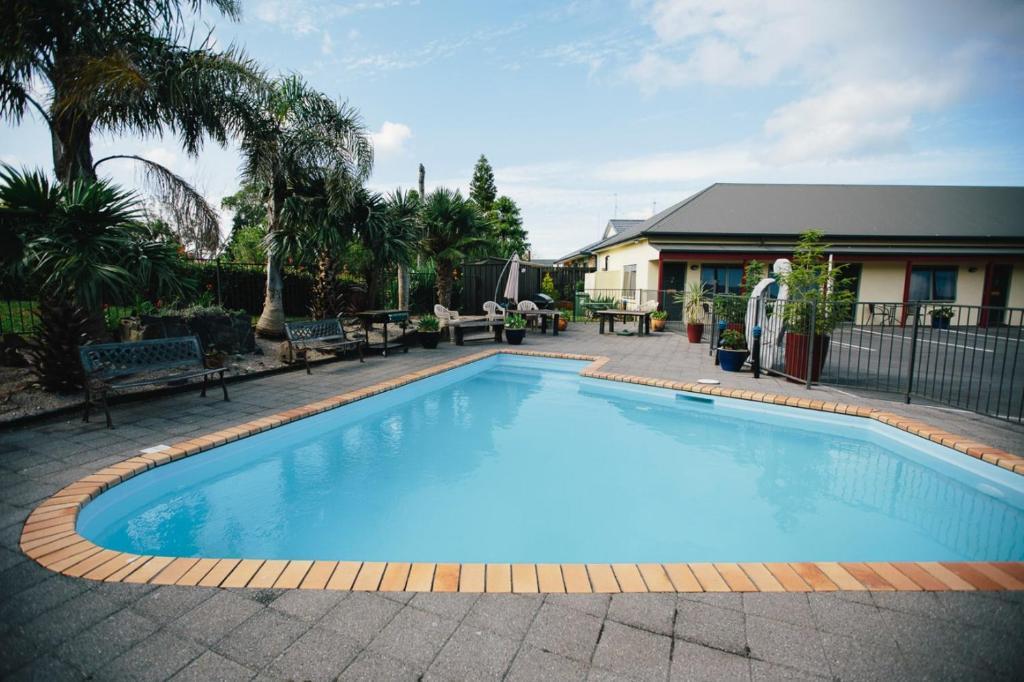 Asure Kaimai View Motel กาติกาติ ภายนอก รูปภาพ